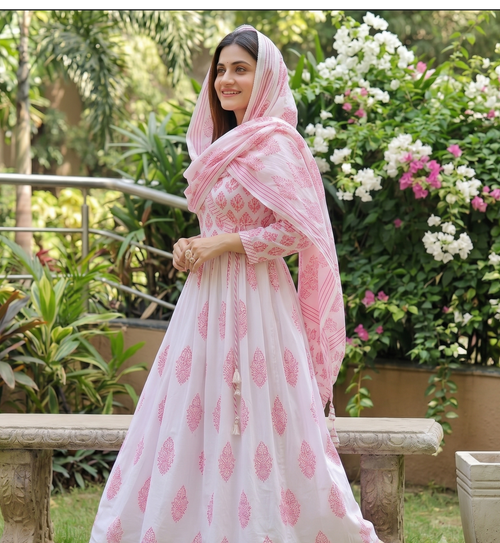 anarakali kurti and dupatta pink