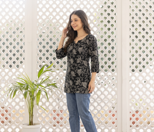 DRESSAR Women Printed Viscose Rayon Straight Kurta || Women Floral Print Viscose Rayon Straight Kurta || Women Floral Print Viscose Rayon Short Kurta || Top For Women || Crop Top || Girls Top || Black Top