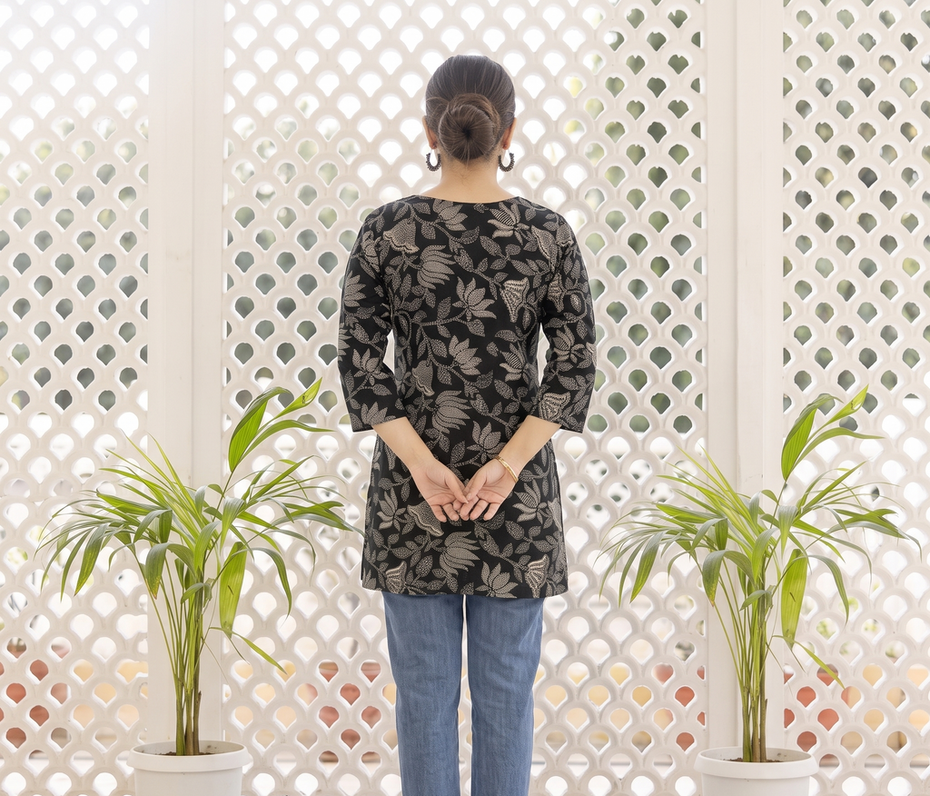 DRESSAR Women Printed Viscose Rayon Straight Kurta || Women Floral Print Viscose Rayon Straight Kurta || Women Floral Print Viscose Rayon Short Kurta || Top For Women || Crop Top || Girls Top || Black Top